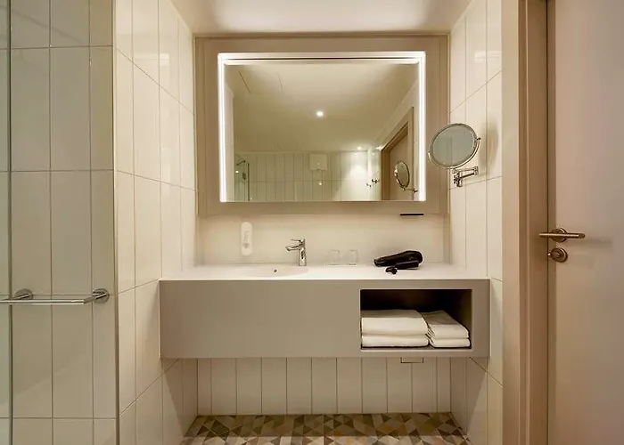 Hotel H+ 4*