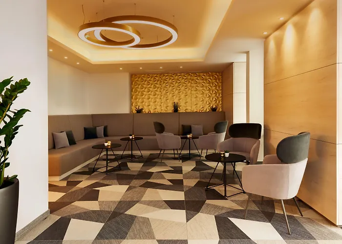 Hotel H+ 4*