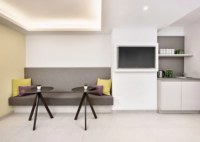 H+ Hotel 4*