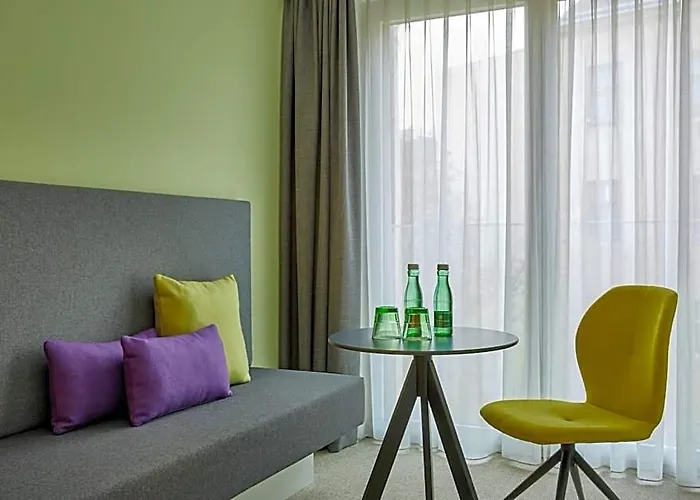 H+ Hotel 4*