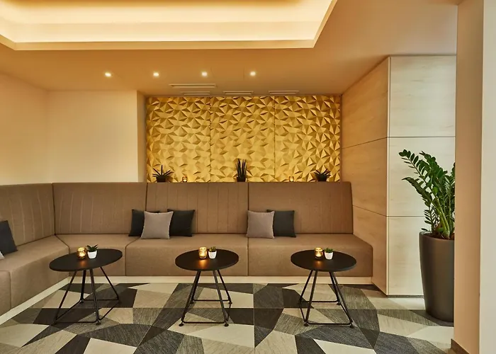 H+ Hotel 4*